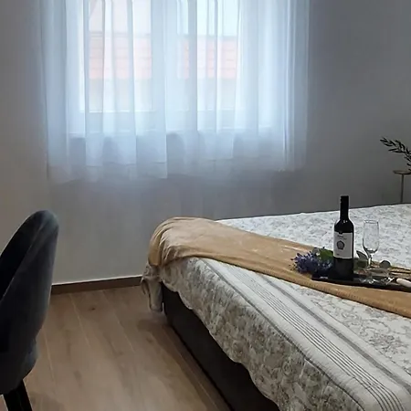 Happy Olive Apartment *